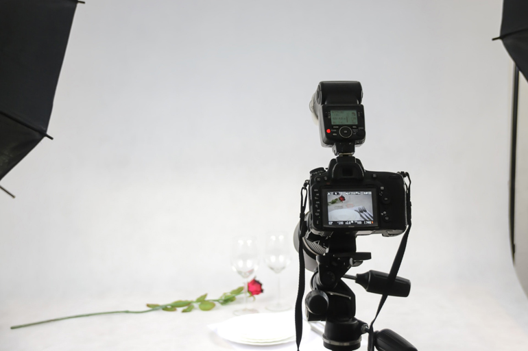 DIY Photography of Glasses and Rose with DSLR